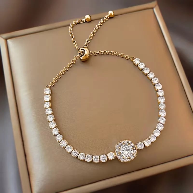 Diamond-studded geometric square pull-out bracelet