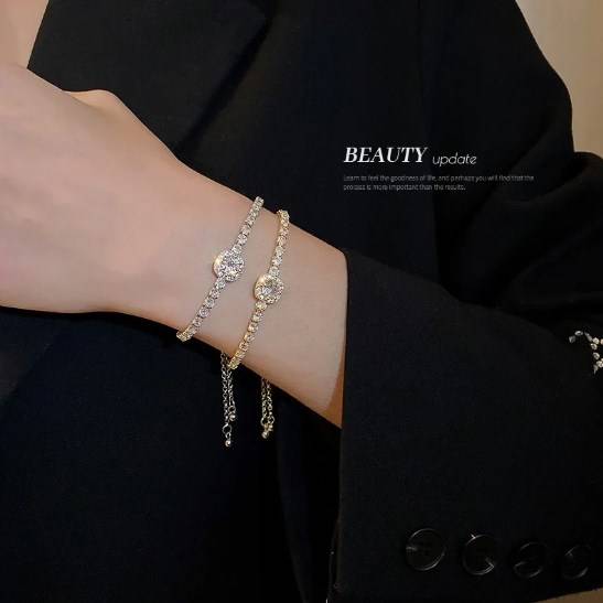 Diamond-studded geometric square pull-out bracelet