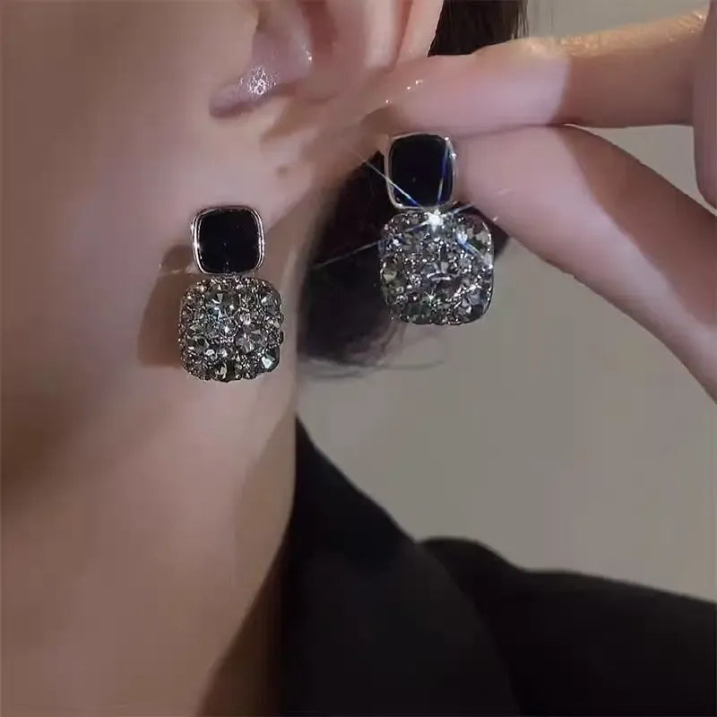 Retro trendy diamond wax drop earrings