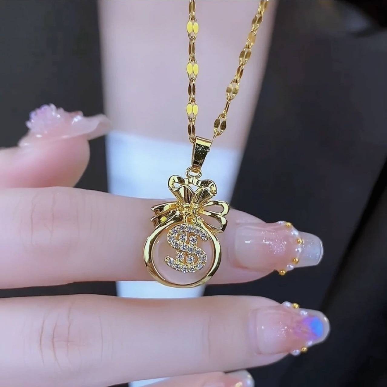 Popular light luxury design clavicle necklace