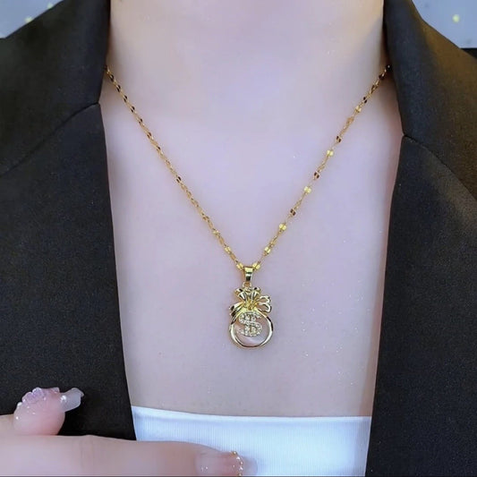 Popular light luxury design clavicle necklace